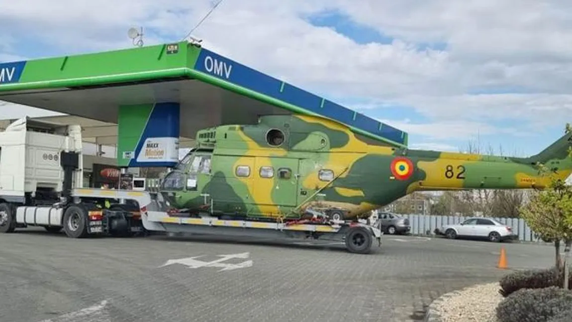 Imaginea zilei vine de la Focşani. Un elicopter al Armatei Române, surprins într-o benzinărie: 