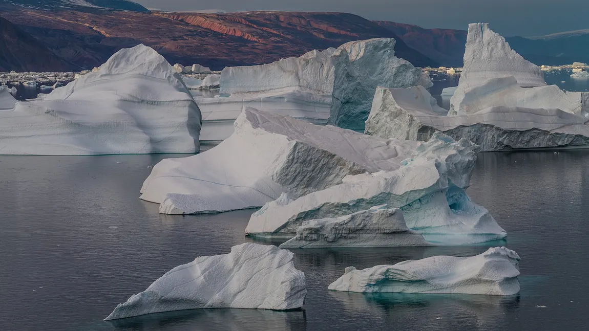 Cel mai mare ghețar din lume nu mai există: S-a rupt în bucăți și se topește. Imaginile care fac înconjurul lumii!