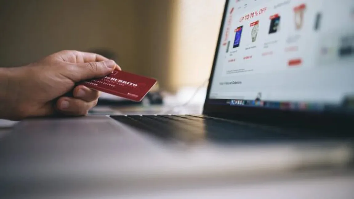 Economica.net: Piaţa de fashion online din România va depăşi valoarea de un miliard de dolari, la sfârşitul anului 2021