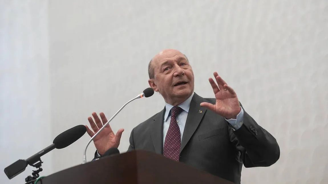 Traian Băsescu îi cere lui Florin Cîţu să mai remanieze un ministru. 