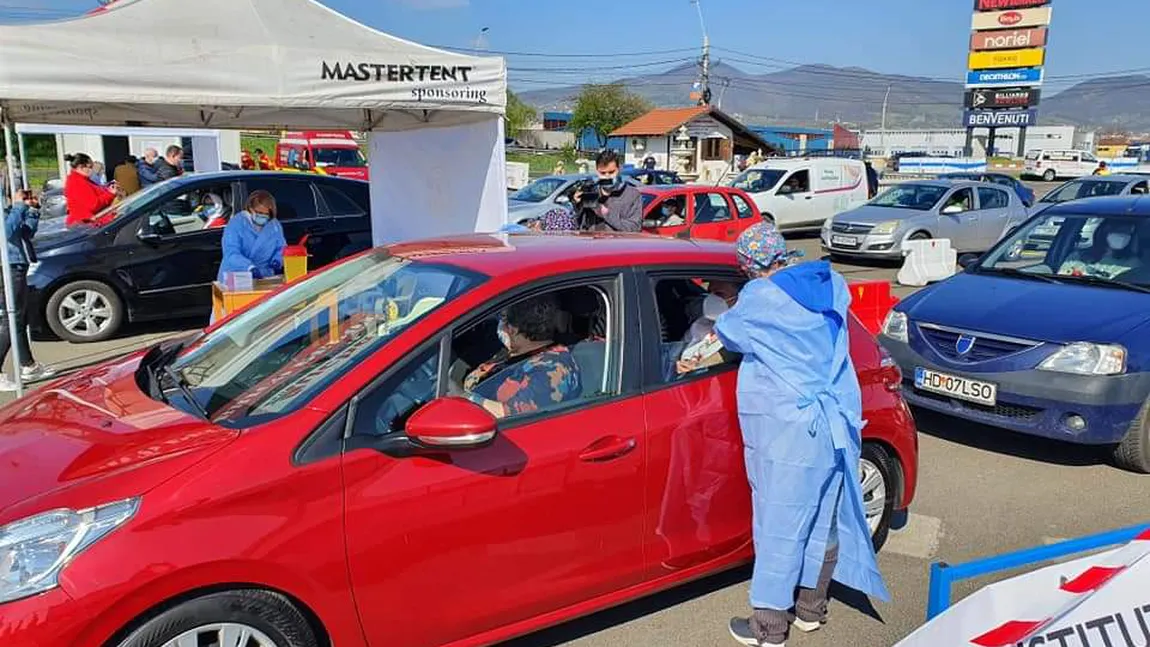 S-a deschis primul Drive-THRU din România. Cum te poţi imuniza împotriva COVID