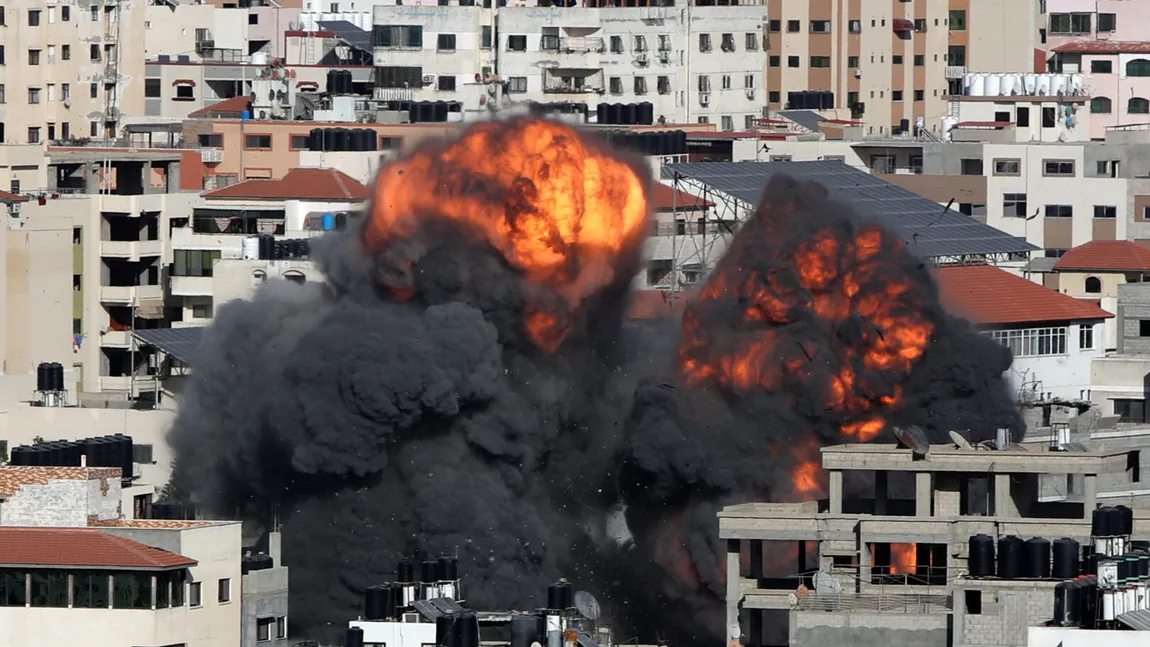 Israelul continuă atacurile aeriene în Fâşia Gaza. Zece membri din aceeaşi familie au fost ucişi, sâmbătă dimineaţă