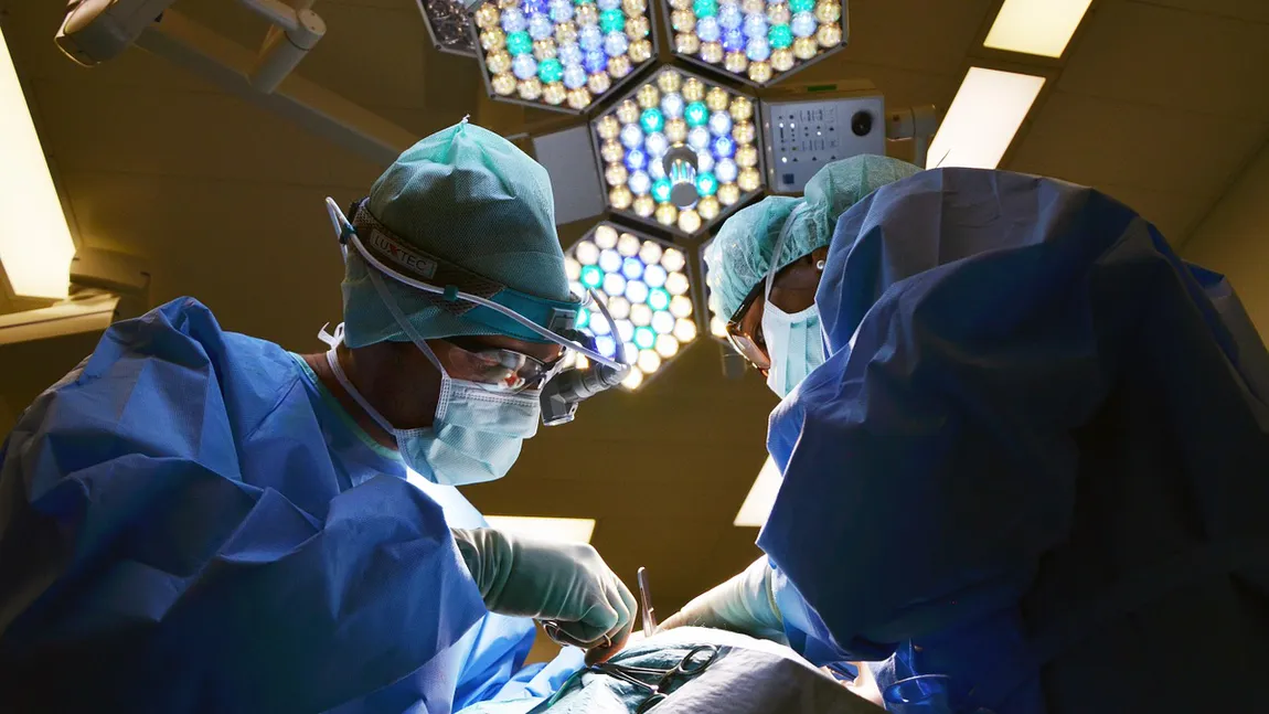 Tumoră de 40 de kilograme, extirpată de medicii de la Spitalul Militar 