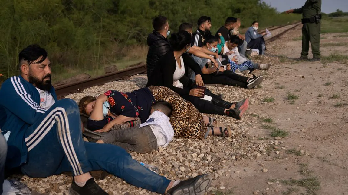 Numărul românilor de etnie romă prinşi trecând ilegal graniţa dintre Mexic şi SUA a crescut de peste 10 ori GALERIE FOTO