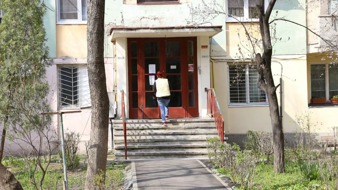 Președintele de bloc poate intra în orice apartament fără acordul proprietaralui. Ce amenzi riscă cel care refuză accesul