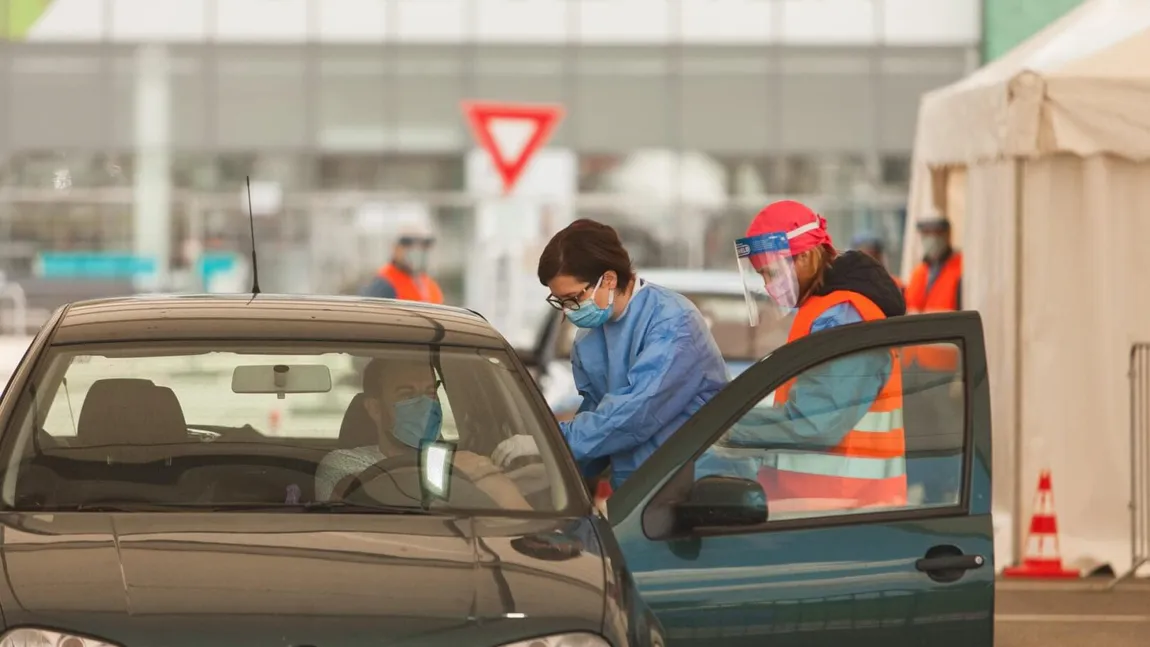 Al doilea centru drive trough de vaccinare anti-COVID din Bucureşti a fost deschis de astăzi