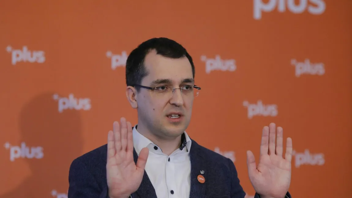 Vlad Voiculescu îl demolează pe Florin Cîţu pe tema campaniei de vaccinare. Liderul USR PLUS Bucureşti loveşte indirect şi în ministrul Sănătăţii: Nenorocirea e că sunt degeaba!