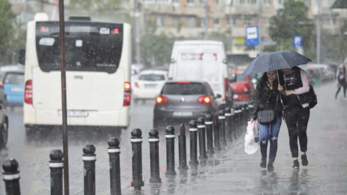 AVERTIZARE METEO de ploi, grindină şi furtuni în weekend. COD GALBEN în jumătate de ţară, inclusiv în Bucureşti. Harta zonelor afectate