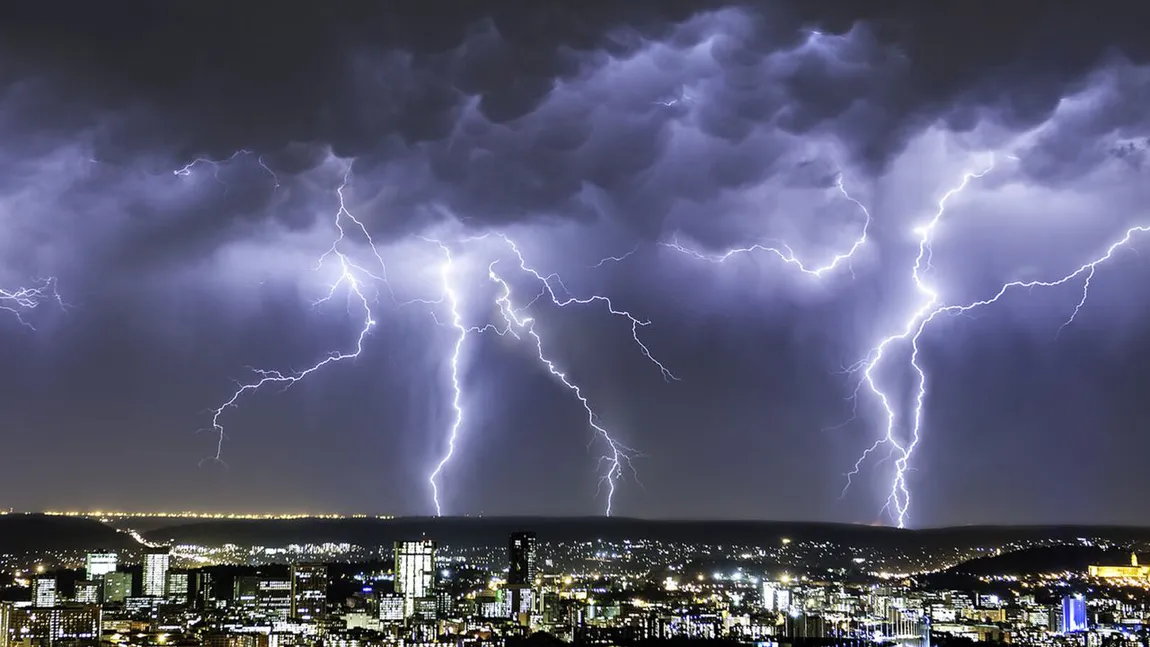 Prognoza meteo 17 iunie. Ploi torenţiale şi descărcări electrice, dar vremea se încălzeşte