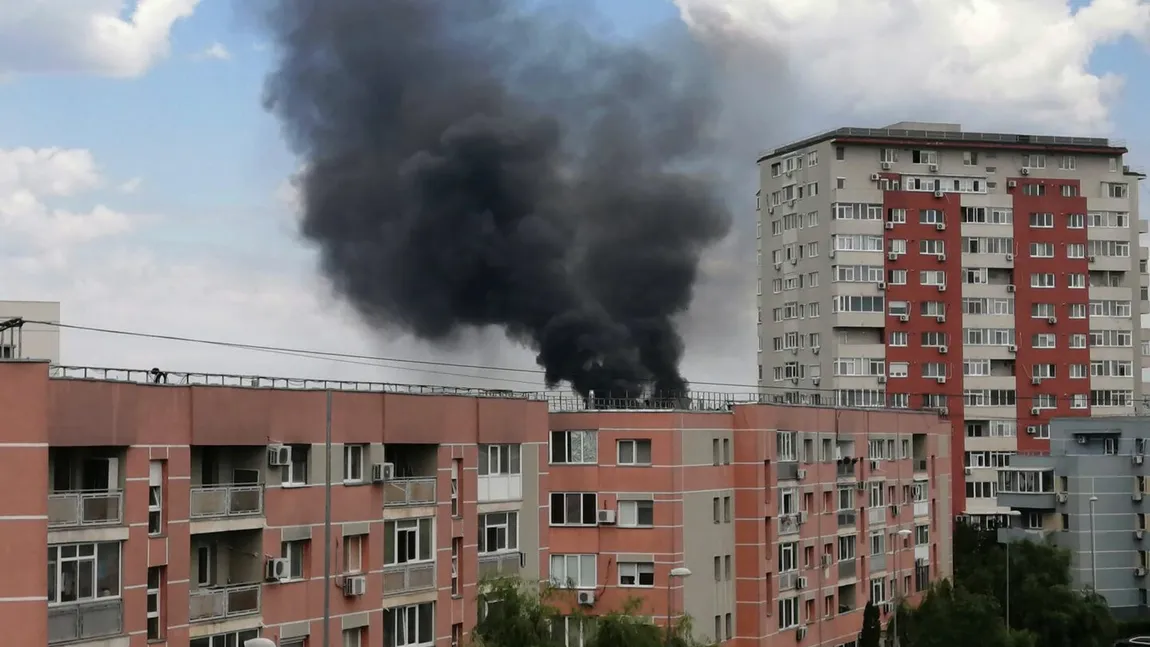 Incendiu puternic în Capitală, la un depozit din Militari. În interior sunt butelii, e pericol de explozie VIDEO