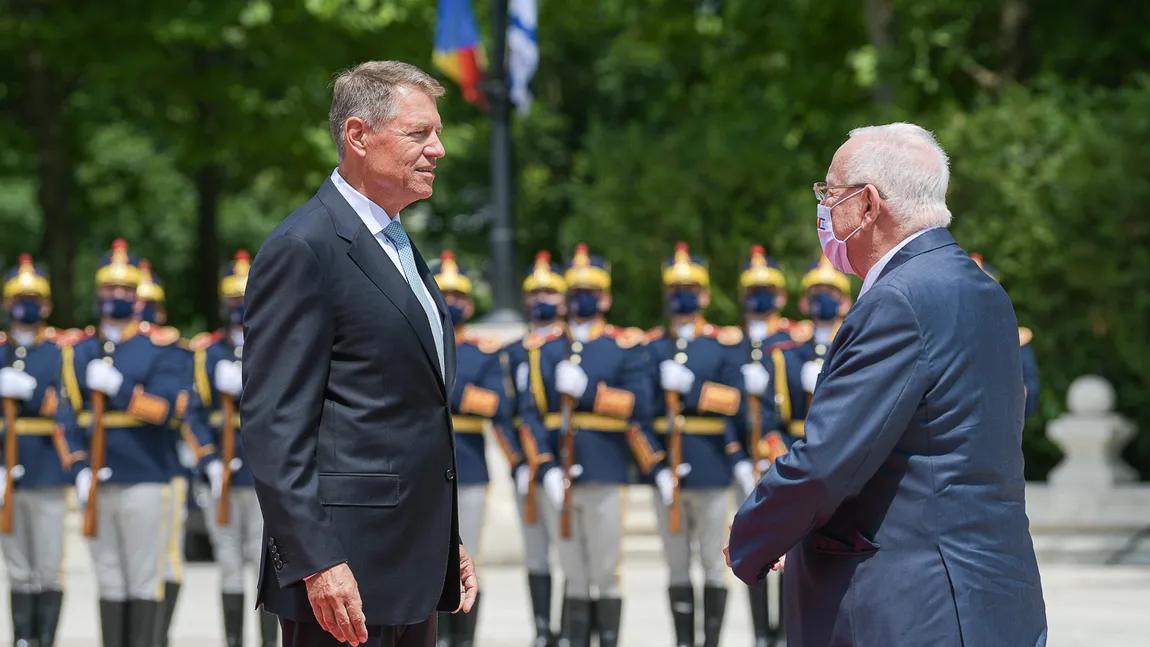 Klaus Iohannis l-a primit marţi, la Cotroceni, pe preşedintele Israelului. Reuven Rivlin are programată şi o întâlnire cu premierul Cîţu