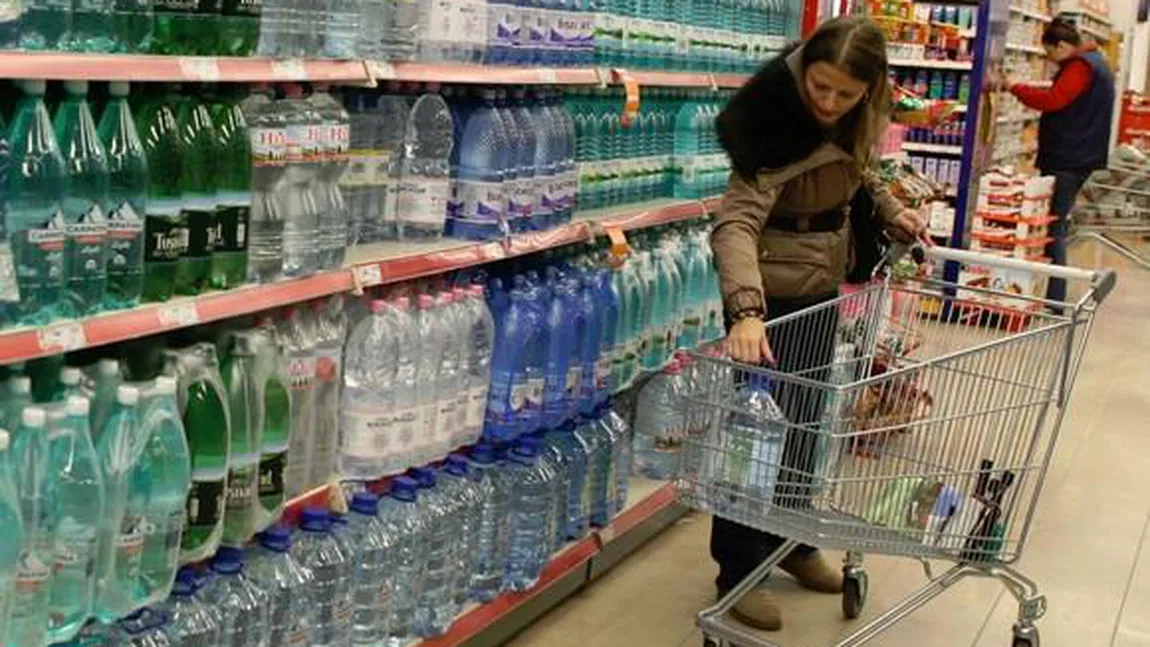 Produsele din plastic de unică folosinţă, interzise la comercializare de sâmbătă, 3 iulie