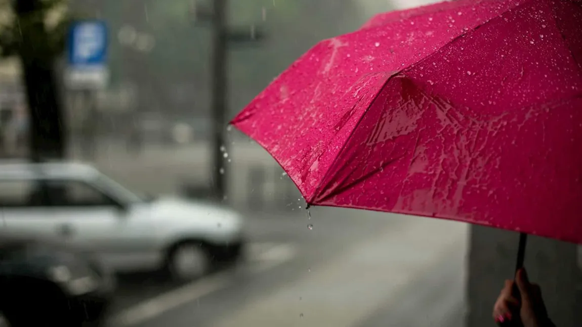 Avertizare meteo. Cod galben de ploi torenţiale, vijelii şi grindină. Este vizat şi Bucureştiul