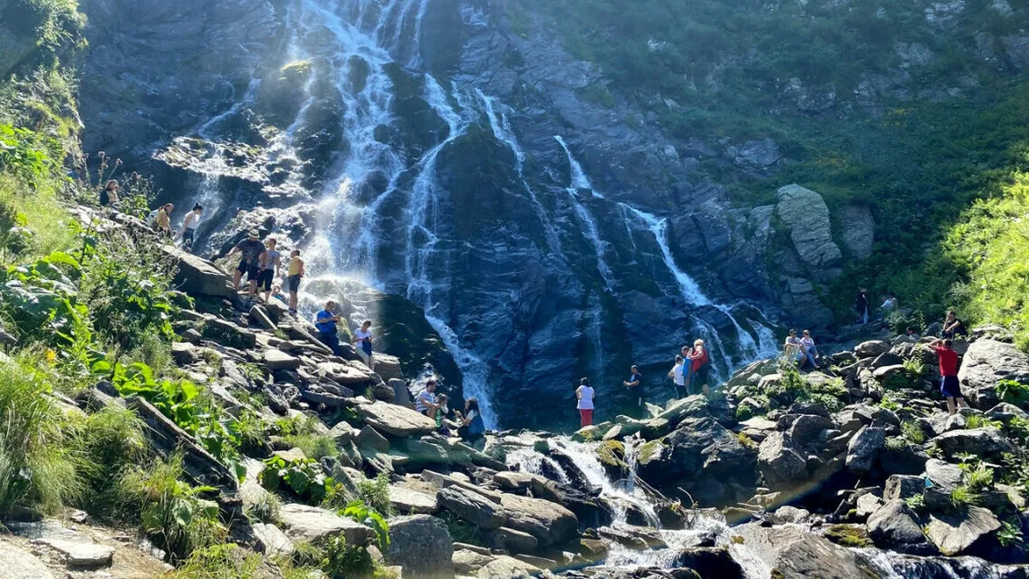 O turistă a atras toate privirile la Bâlea Lac. Imaginea a devenit virală pe Internet