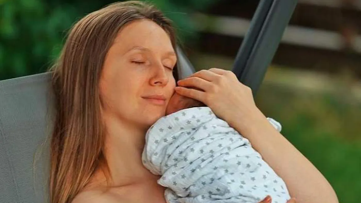 Adela Popescu, probleme cu bebeluşul la aproape două săptămâni de la naștere. 