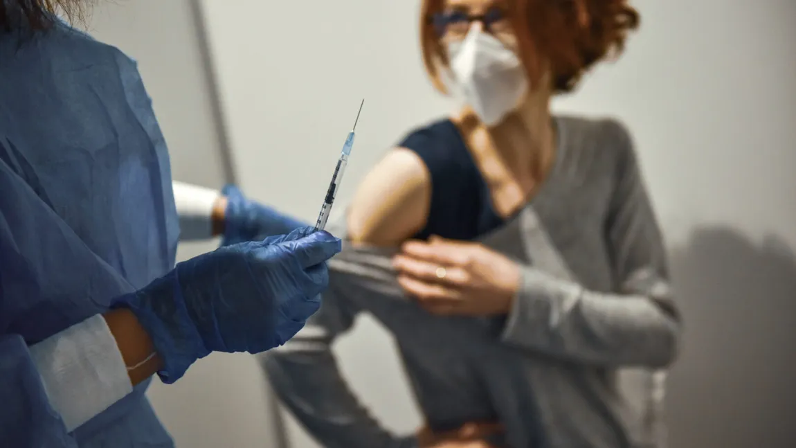 Ţara europeană care va administra a treia doză de vaccin, din octombrie! Cine sunt cetăţenii care vor fi imunizaţi prima dată