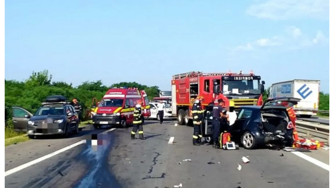 Accident cumplit pe autostrada A1. Doi oameni au murit, iar alţi patru au fost răniţi