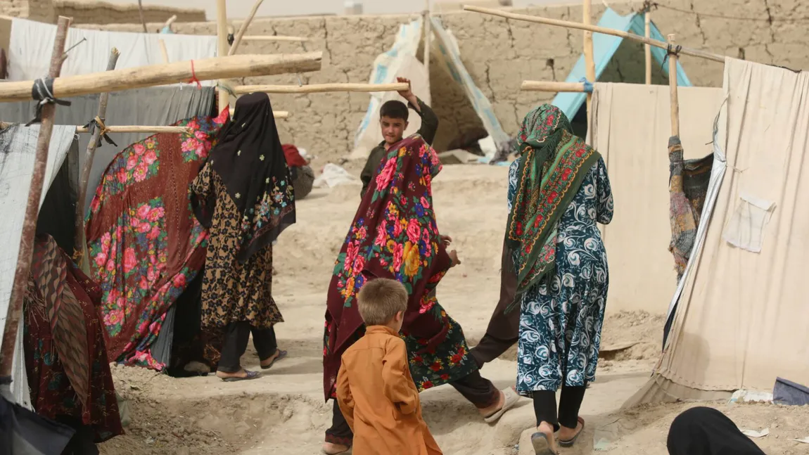 OMS avertizează cu privire la o criză umanitară în Afganistan. Tone de materiale şi echipamente medicale nu pot intra în ţară