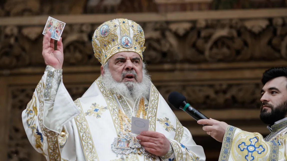 Patriarhul Daniel, banc despre miliţieni. Ipostază rară pentru Preafericit VIDEO