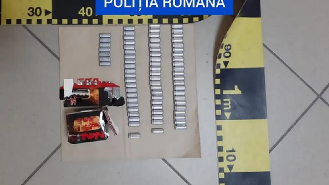 Un bărbat din Dolj a ameninţat cu un pistol clienţii unui bar. Poliţiştii l-au reţinut