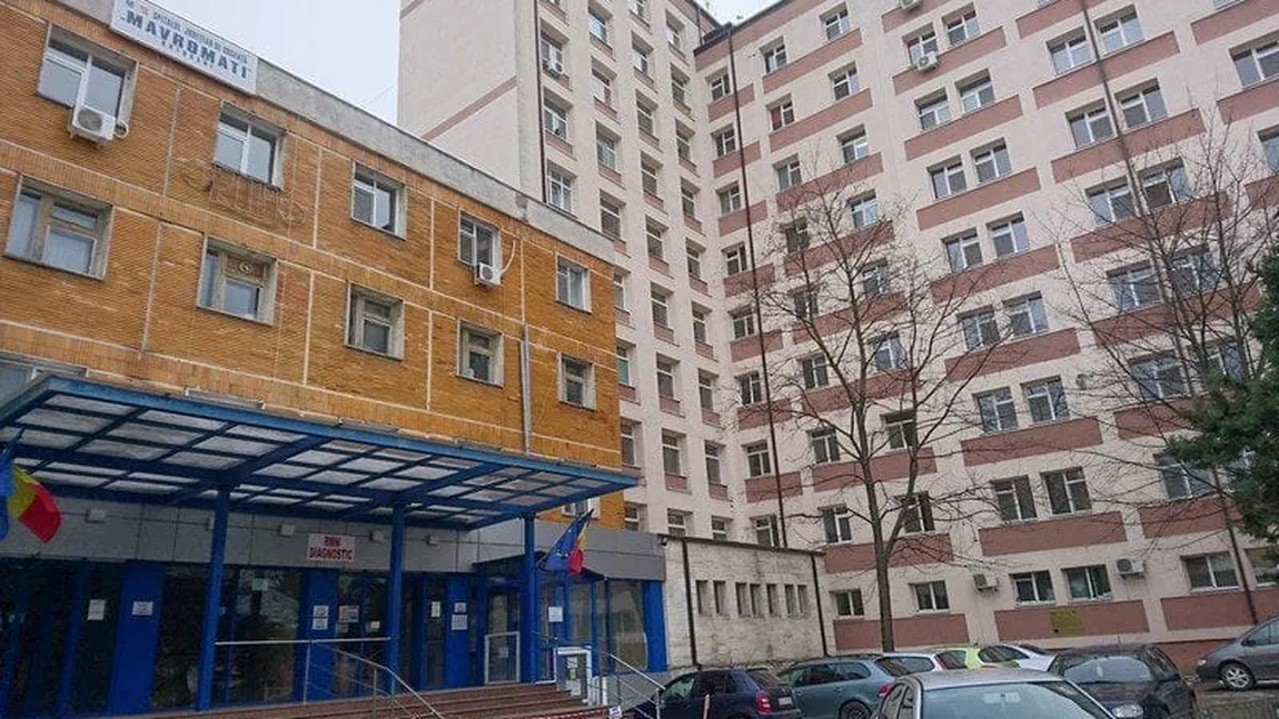 Spitalul Judeţean din Botoşani, inundat în urma unei avarii. Apa s-a infiltrat şi în saloane