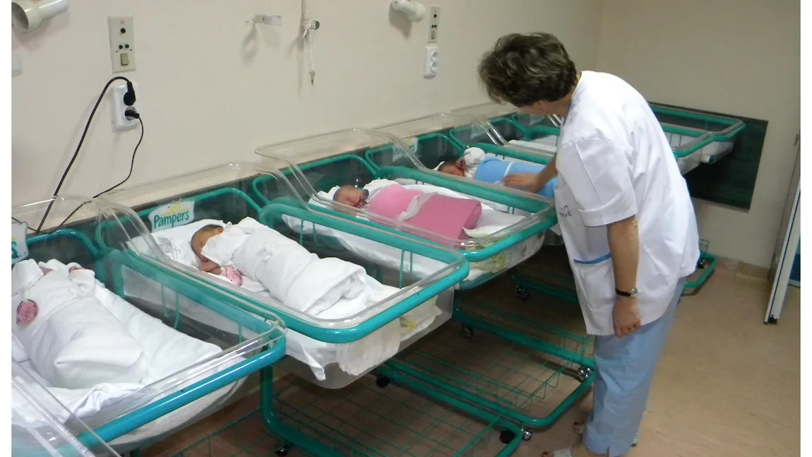 Un cunoscut medic atrage atenţia că sunt prea puţine asistente care să se ocupe de nou-născuţi: 
