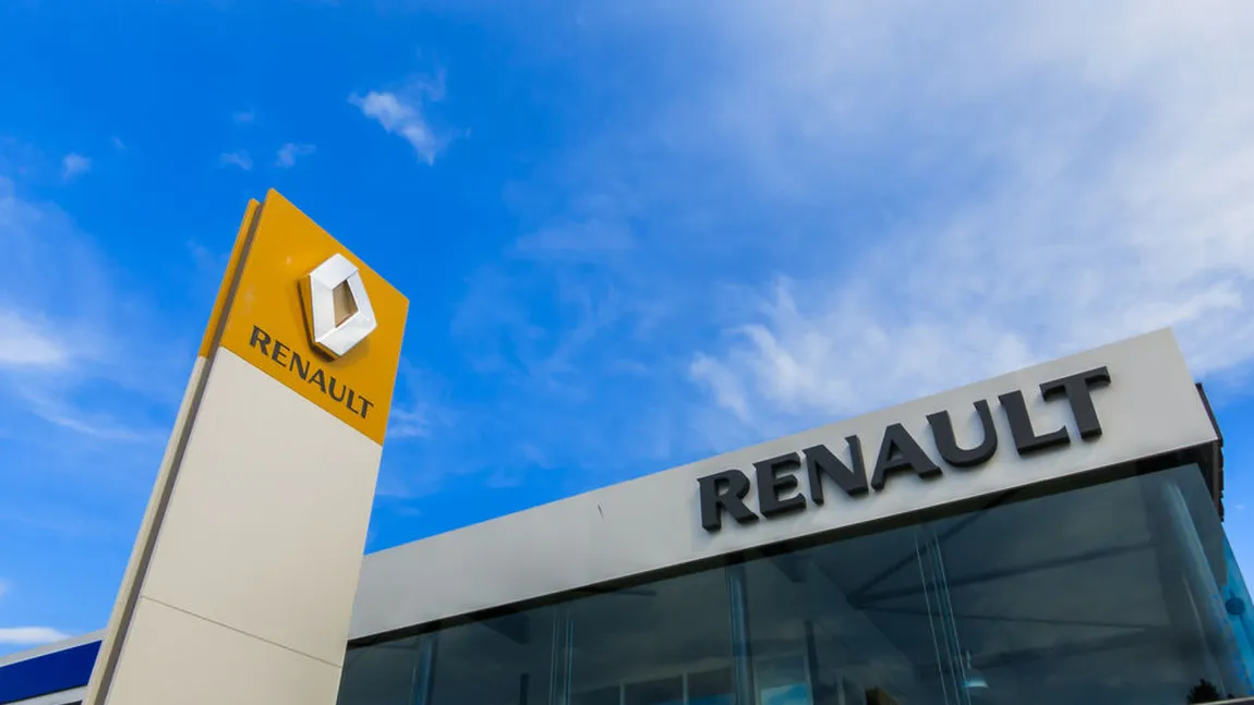 Sute de angajaţi vor fi concediaţi de Renault, în 2021. Criza semiconductorilor reduce producţia de automobile