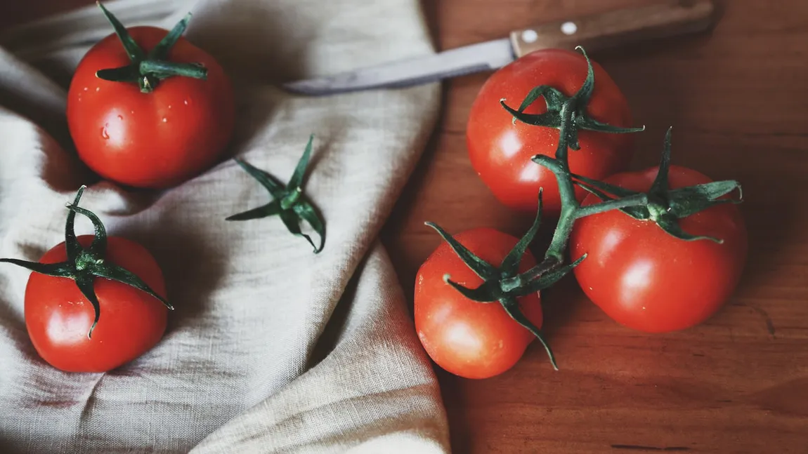 Alimentele pe care trebuie neapărat să le evitaţi înainte de culcare. Din cauza lor puteţi avea insomnii