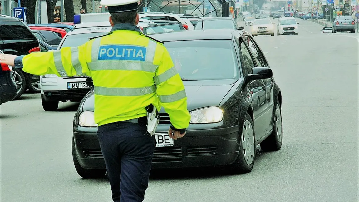Poliţişti de la Brigada Rutieră, saltaţi de mascaţi. Sunt acuzaţi că luau mită de la şoferi