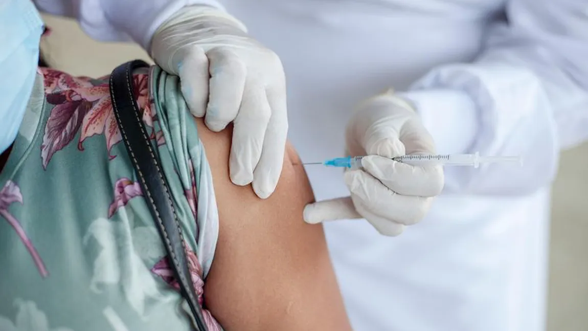 Vaccinare la chiuvetă şi în Belgia. Un medic e acuzat că a înregistrat 2.000 de false vaccinări, cea mai mare fraudă din pandemie