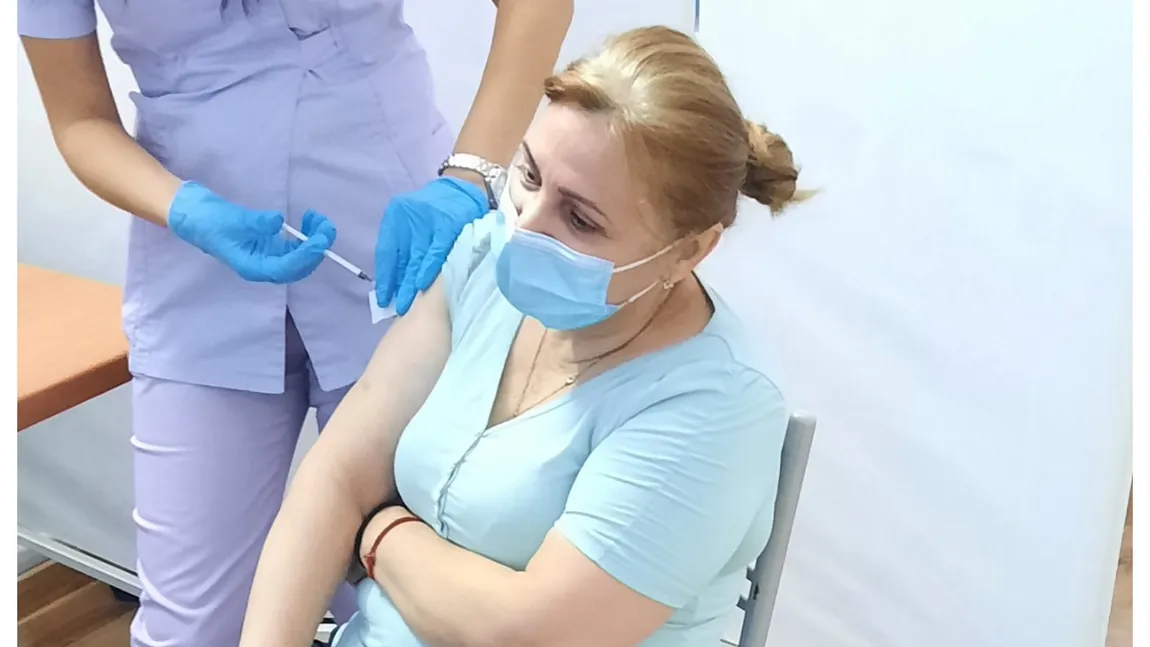 Bilanţ vaccinare 31 decembrie 2021. Doar 8.400 de români s-au vaccinat în ultima zi a anului. Puţini peste 2.000 de persoane şi-au administrat prima doză