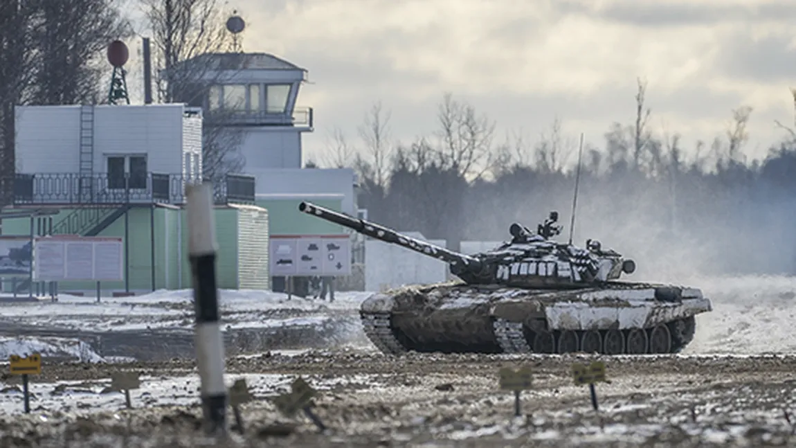 Rusia măreşte numărul de militari la graniţa cu Ucraina şi evocă ameninţarea unui război nuclear. 