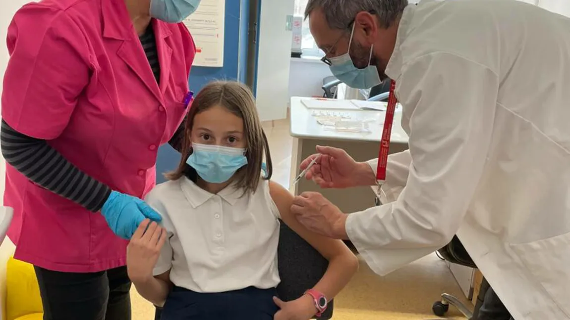 Vaccinarea copiilor împotriva COVID-19 începe în România în a doua jumătate a lunii. Ce trebuie să ştie părinţii despre vaccinul Pfizer