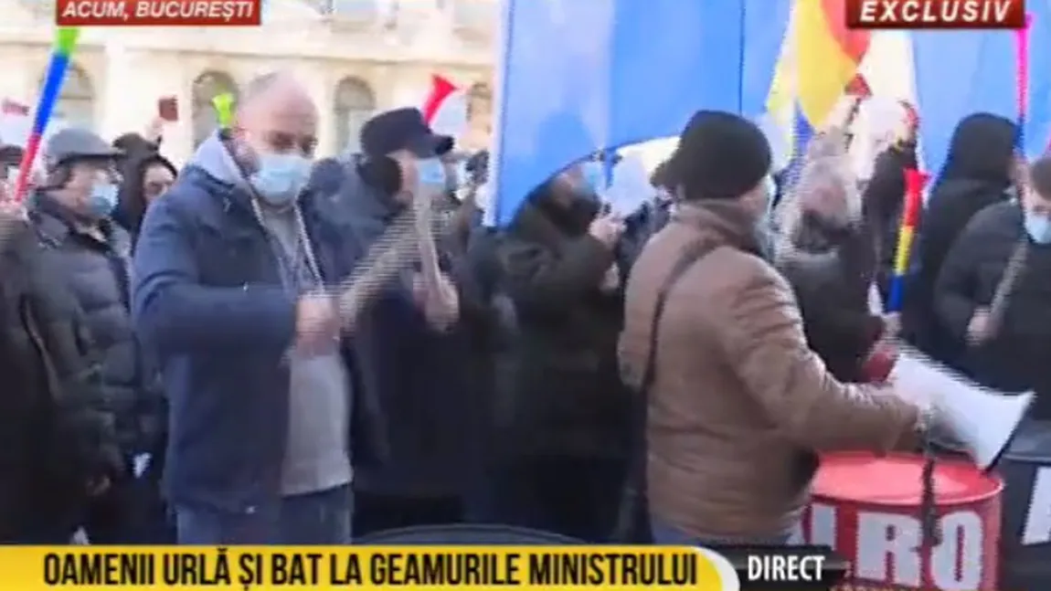 Protest al sindicaliştilor din industria aluminiului în Piaţa Victoriei. Acuză Guvernul că nu face nimic pentru a nu se închide fabricile