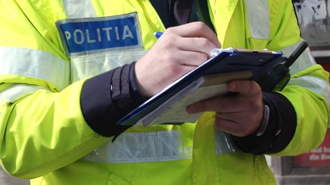 Un poliţist este cercetat disciplinar pentru că a scris pe Facebook că nu va controla conformitatea măştilor