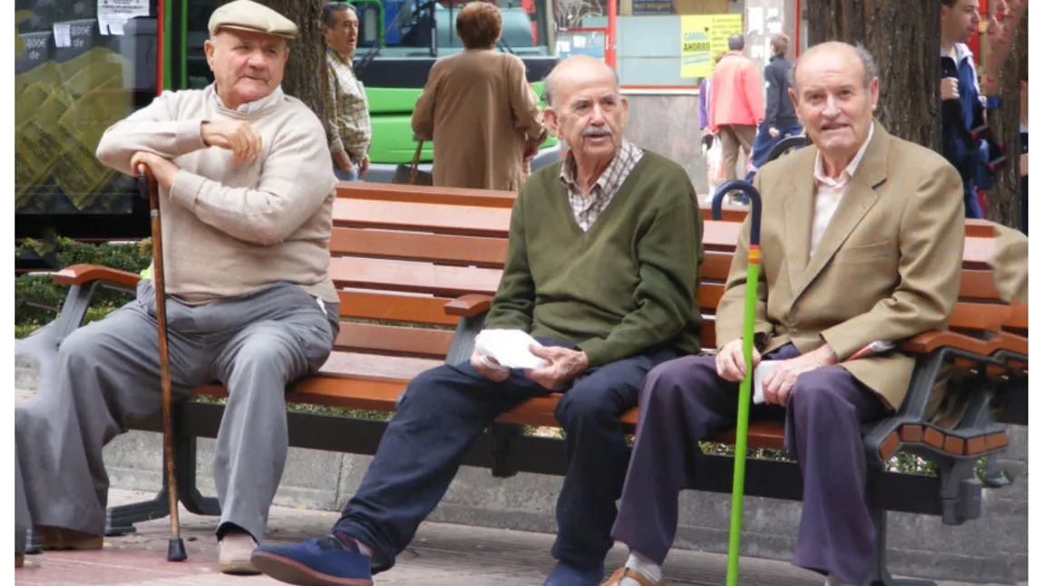 Pensii 2022. Ce condiţii trebuie să îndeplinească românii care vor să se pensioneze la limită de vârstă