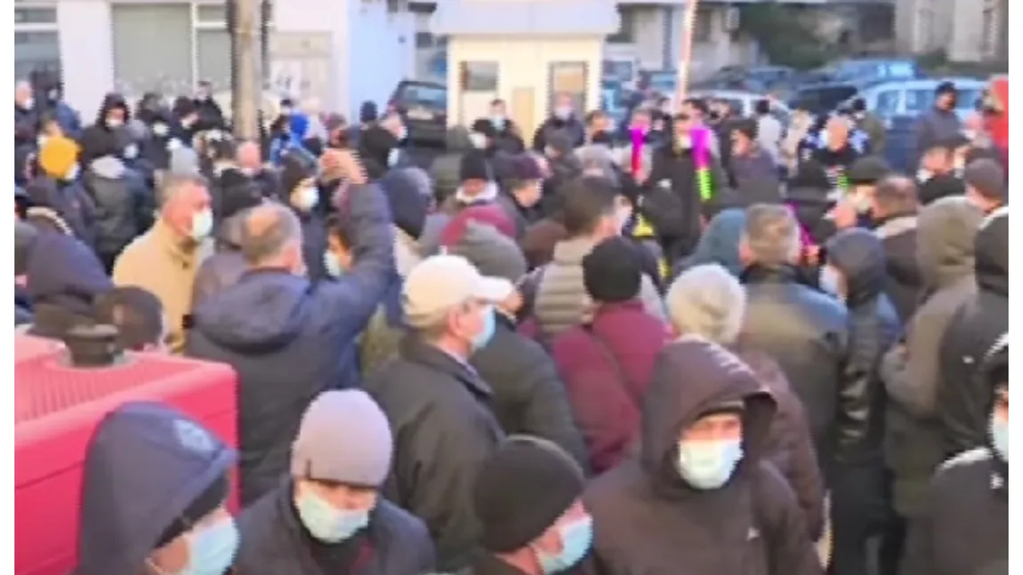 Protest la sediul STB. Capitala ar putea fi paralizată de o grevă a şoferilor din transportul public