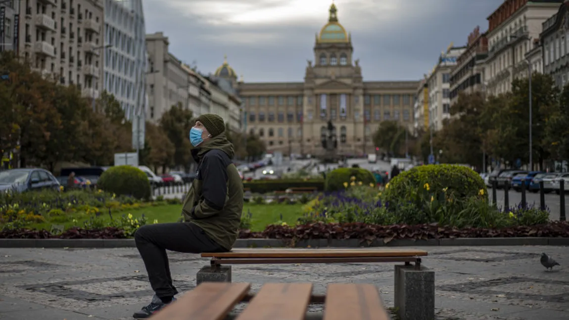 Cehia menţine restricţiile la intrarea în ţară. Turiştii străini trebuie să prezinte în continuare un test negativ PCR