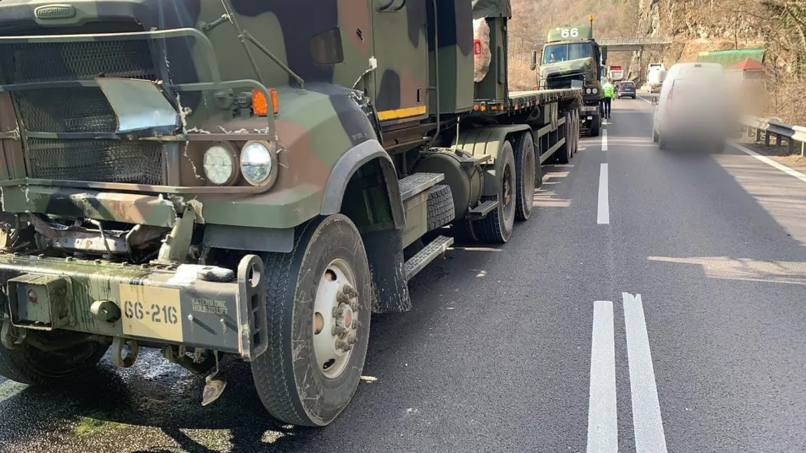 Accident în convoiul NATO din România. Trei vehicule militare, implicate în incidentul de pe Valea Oltului!