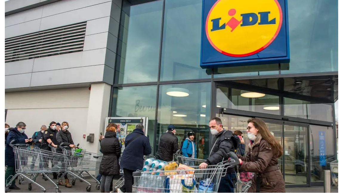 Lidl îţi aduce coşul cu cumpărături acasă de Sărbători. Scapi de cozile imense de Crăciun şi nu plăteşti în plus. LISTA OFERTELOR