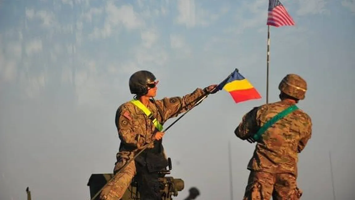 Convoiul militar american traversează România. Restricţii în trafic pentru blindate
