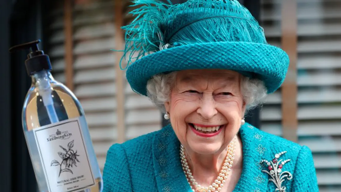 Regina Elisabeta a II-a și-a lansat propriul brand de săpun lichid. Câți bani poate să coste o sticlă de 500 de ml