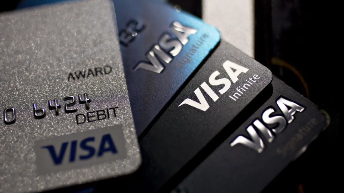Cardurile Visa şi Mastercard sunt de azi inutile pentru milioane de ruşi. Companiile au blocat sistemele internaţionale de plată