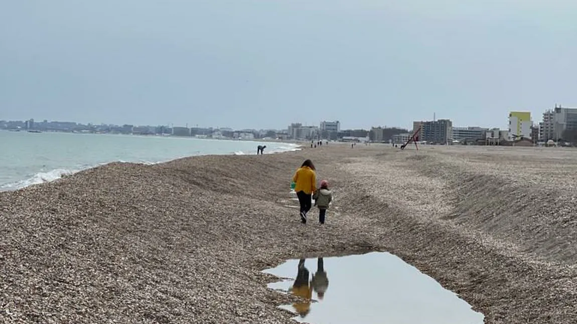 De ce nu se mai duce nimeni pe litoralul românesc. Primarul Constanței recunoaște că nu se merită