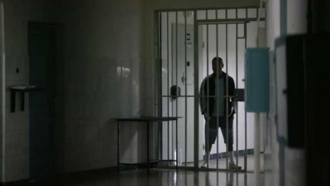 Burse de merit pentru deținuții din penitenciare. Aberațiile sistemului educațional din România
