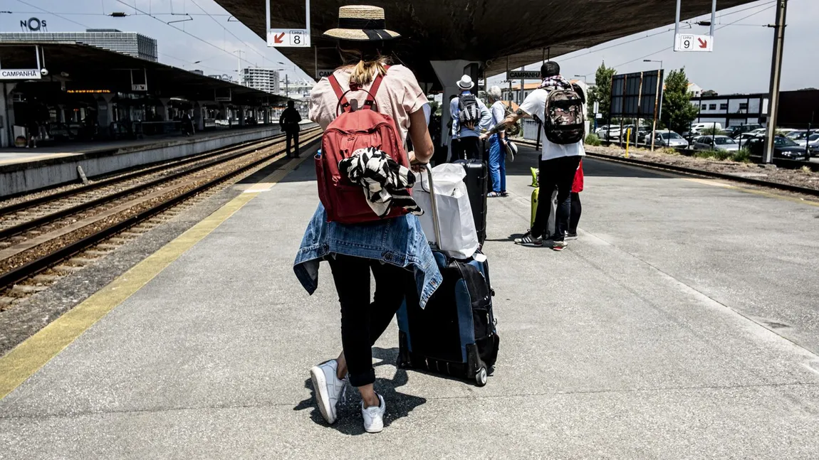 Românii de 18 ani pot călători gratuit cu trenul în UE, timp de o lună. Au început înscrierile, ce condiţii trebuie îndeplinite