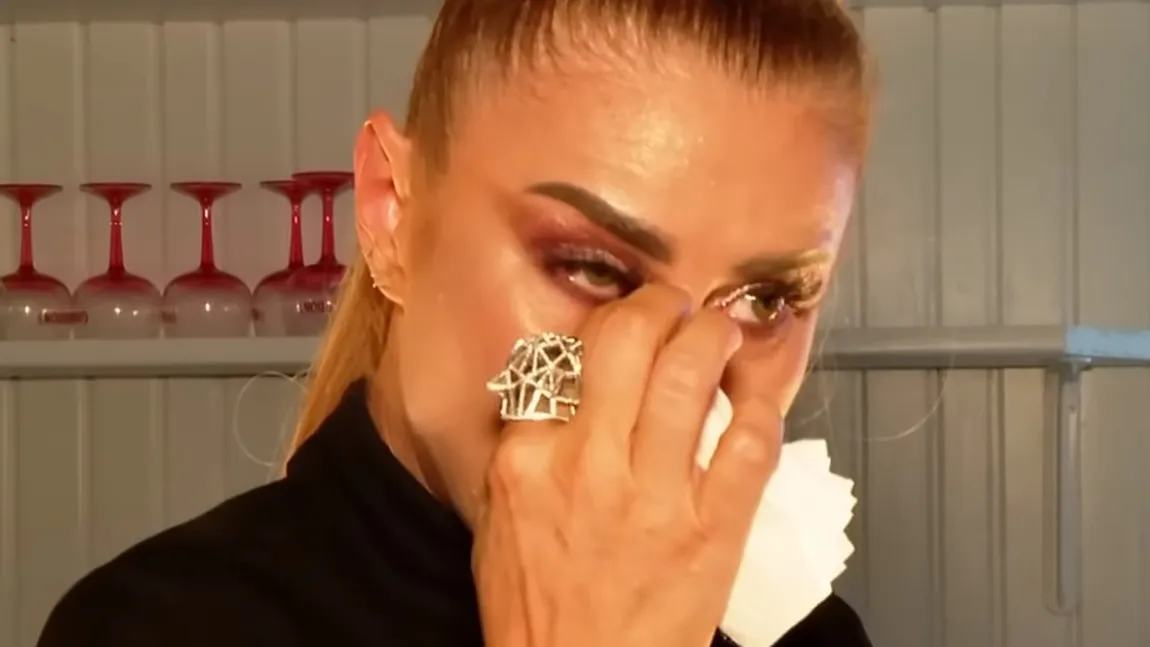 Anamaria Prodan a izbucnit în lacrimi la evenimentul de lansare al parfumului său: 
