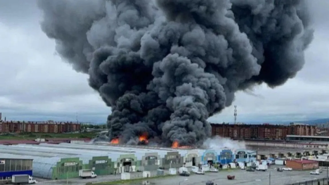 Incendiu puternic în Rusia, aerul a devenit irespirabil. Imagini apocaliptice VIDEO