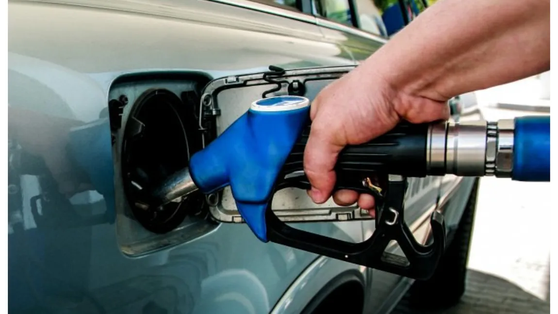 Preţ carburanţi. Veste proastă pentru şoferii care pleacă la drum în weekend