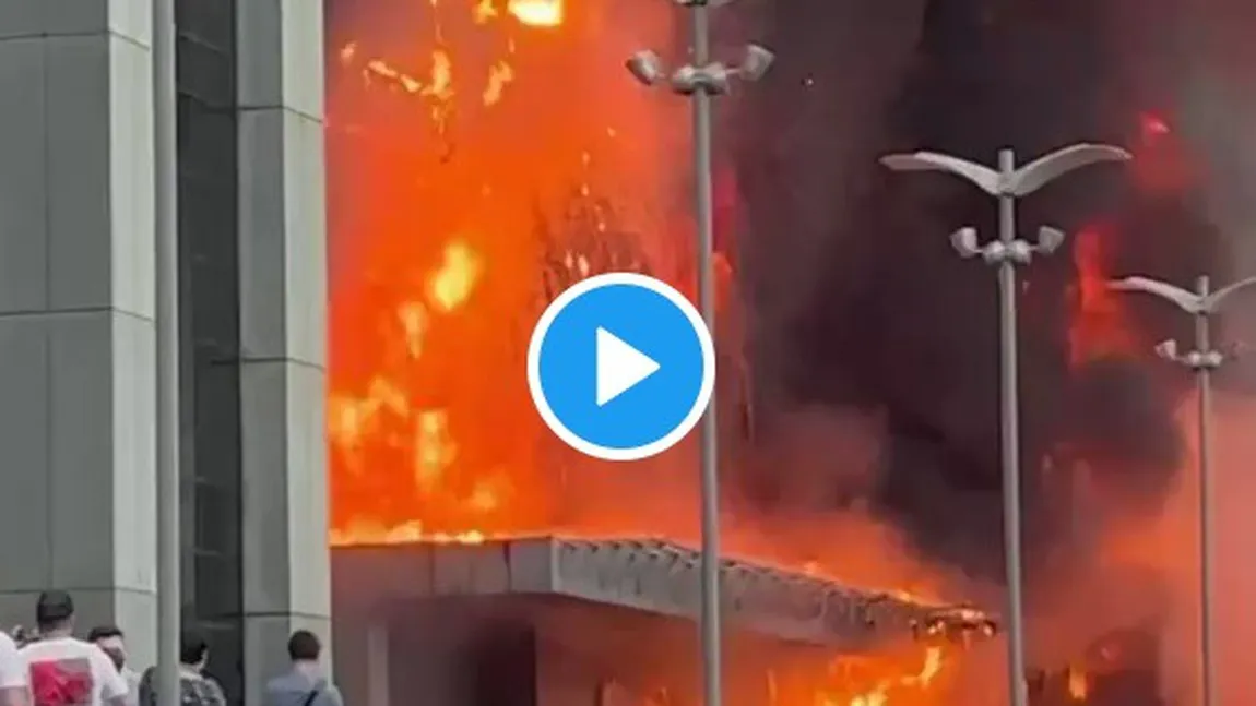 Incendiu violent la o clădire de birouri. 120 de persoane au fost evacuate FOTO şi VIDEO